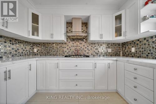 2606 Ambercroft Trail, Mississauga, ON - Indoor Photo Showing Kitchen