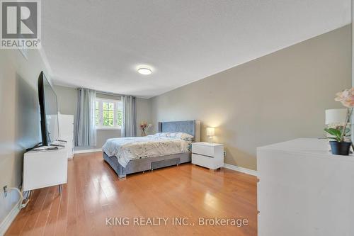 2606 Ambercroft Trail, Mississauga, ON - Indoor Photo Showing Bedroom