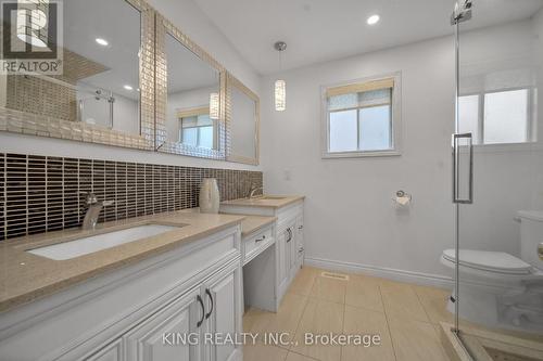 2606 Ambercroft Trail, Mississauga, ON - Indoor Photo Showing Bathroom
