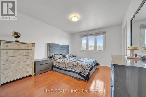 2606 Ambercroft Trail, Mississauga, ON - Indoor Photo Showing Bedroom