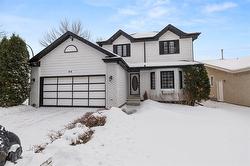 66 Cummings CR  Winnipeg, MB R2N 3P4