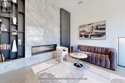 126 Wood Lane, Richmond Hill, ON - Indoor Photo Showing Living Room With Fireplace