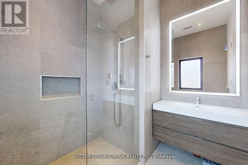 126 Wood Lane, Richmond Hill, ON - Indoor Photo Showing Bathroom