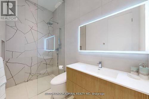 126 Wood Lane, Richmond Hill, ON - Indoor Photo Showing Bathroom