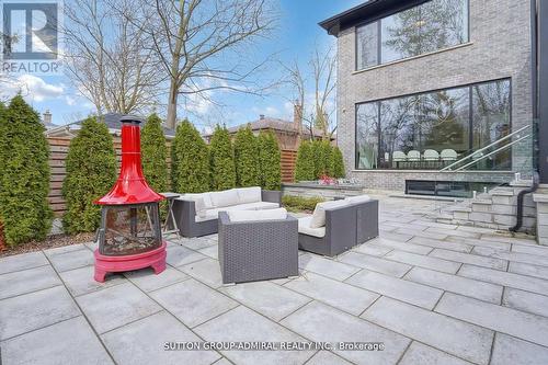 126 Wood Lane, Richmond Hill, ON - Outdoor