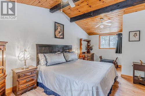 71 Ronald Avenue, Tiny, ON - Indoor Photo Showing Bedroom