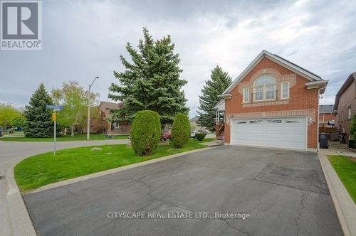 6121 Maple Gate Circle, Mississauga, ON - Outdoor