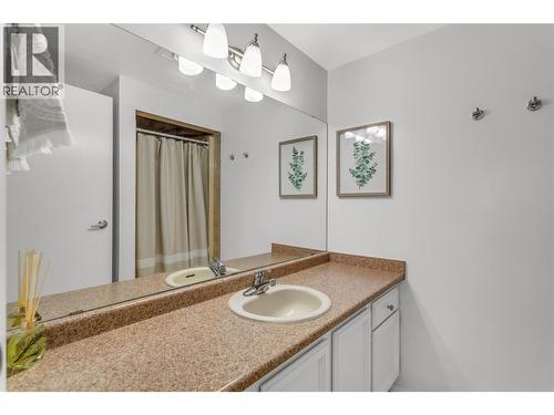 Master Ensuite - 1075 Bernard Avenue Unit# 308, Kelowna, BC - Indoor Photo Showing Bathroom