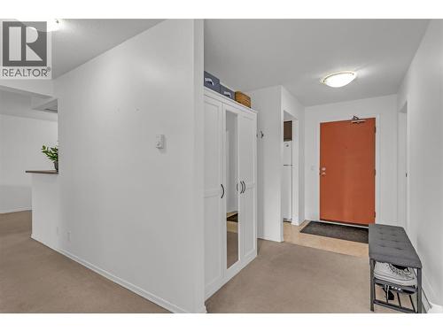 Entry Foyer - 1075 Bernard Avenue Unit# 308, Kelowna, BC - Indoor Photo Showing Other Room