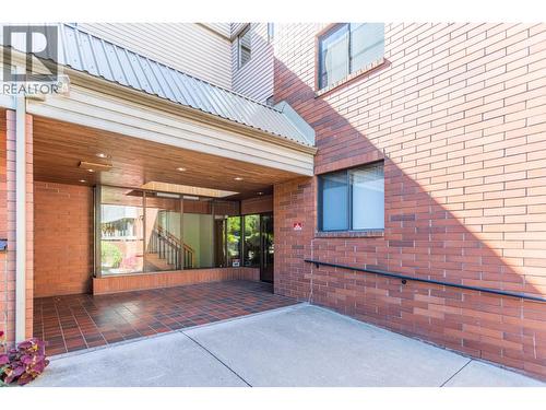 1075 Bernard Avenue Unit# 308, Kelowna, BC - Outdoor With Exterior