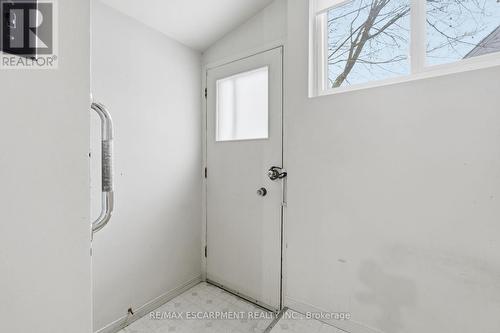 92 Gary Avenue, Hamilton, ON - Indoor Photo Showing Other Room