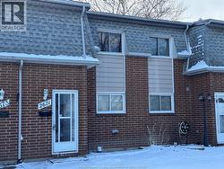 2671 VINE COURT Unit# 75  Windsor, ON N8T 2X5