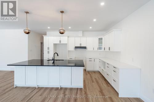 2286 Crewson Crescent, Cornwall, ON - Indoor Photo Showing Kitchen With Upgraded Kitchen