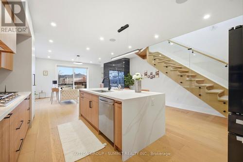 1228 Alexandra Avenue, Mississauga, ON - Indoor Photo Showing Kitchen With Upgraded Kitchen