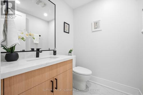 1228 Alexandra Avenue, Mississauga, ON - Indoor Photo Showing Bathroom