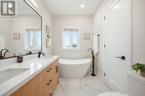 1228 Alexandra Avenue, Mississauga, ON - Indoor Photo Showing Bathroom