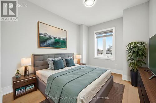 1228 Alexandra Avenue, Mississauga, ON - Indoor Photo Showing Bedroom