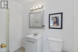 Main Floor 3 pc bath - 