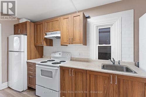 A&B - 684 Bronson Avenue, Ottawa, ON - Indoor Photo Showing Kitchen