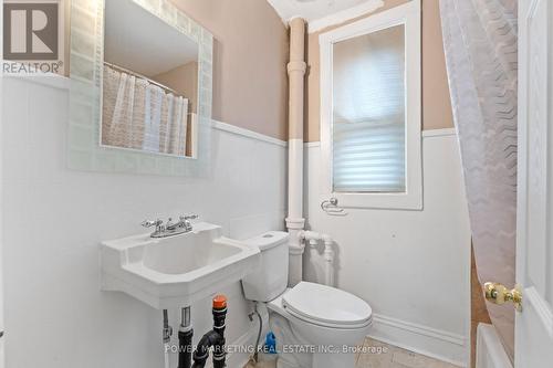 A&B - 684 Bronson Avenue, Ottawa, ON - Indoor Photo Showing Bathroom