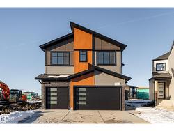 7077 Kiviaq CR SW  Edmonton, AB T6W 5R3