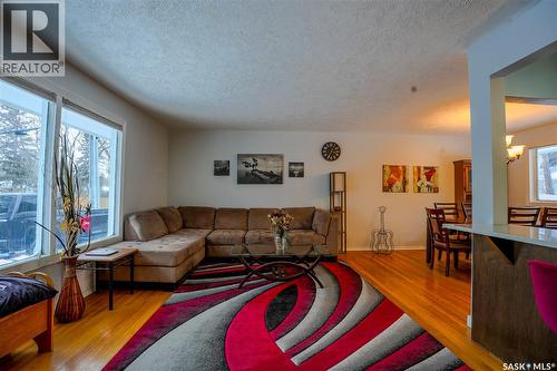 1812 Grant Drive, Regina, SK - Indoor Photo Showing Living Room