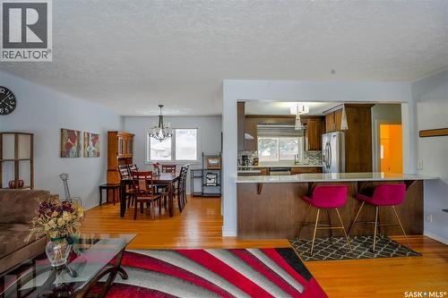 1812 Grant Drive, Regina, SK - Indoor Photo Showing Living Room