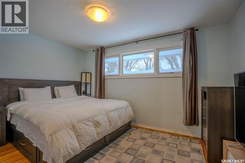 1812 Grant Drive, Regina, SK - Indoor Photo Showing Bedroom