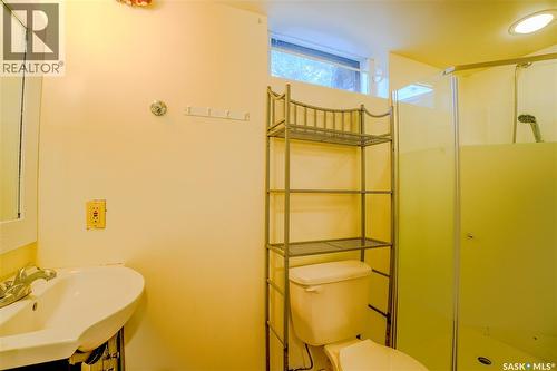 1812 Grant Drive, Regina, SK - Indoor Photo Showing Bathroom