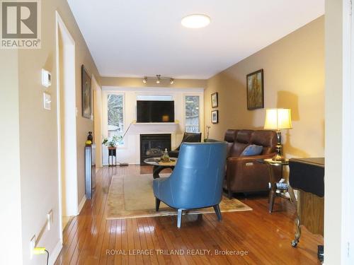 25 - 505 Proudfoot Lane, London North (North N), ON - Indoor Photo Showing Living Room With Fireplace
