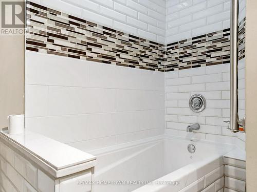 5 Robinson Avenue, Smiths Falls, ON - Indoor Photo Showing Bathroom