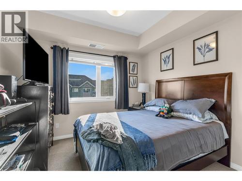 660 Lequime Road Unit# 405, Kelowna, BC - Indoor Photo Showing Bedroom