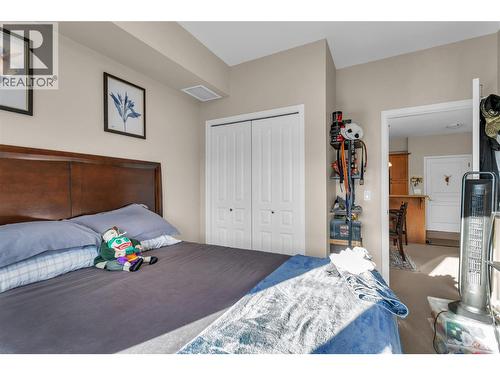 660 Lequime Road Unit# 405, Kelowna, BC - Indoor Photo Showing Bedroom