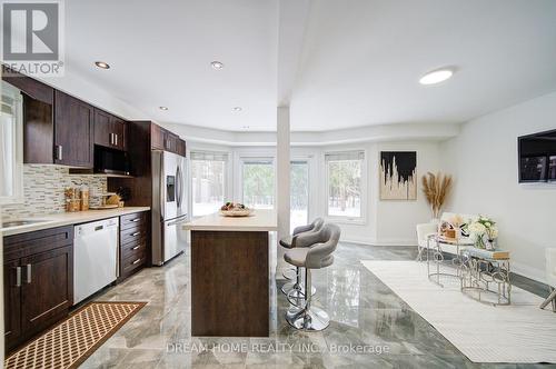 30 Marlow Crescent, Markham, ON - Indoor Photo Showing Kitchen With Upgraded Kitchen