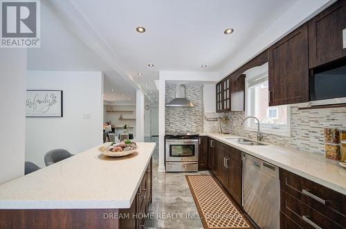 30 Marlow Crescent, Markham, ON - Indoor Photo Showing Kitchen With Double Sink With Upgraded Kitchen