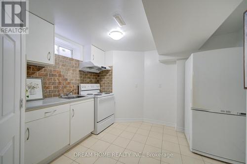 30 Marlow Crescent, Markham, ON - Indoor Photo Showing Kitchen