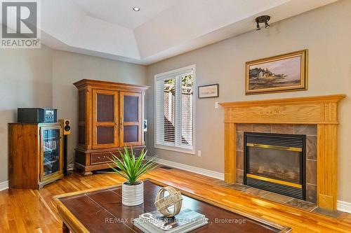 1329 Clarkson Road N, Mississauga, ON - Indoor Photo Showing Living Room With Fireplace