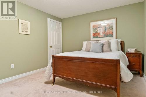 1329 Clarkson Road N, Mississauga, ON - Indoor Photo Showing Bedroom