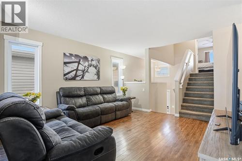 219 Henick Crescent, Saskatoon, SK - Indoor Photo Showing Living Room