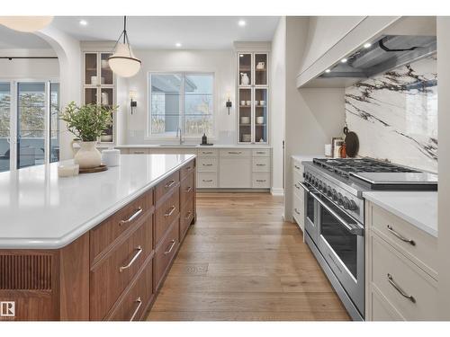 4183 Cameron Heights Pt Nw, Edmonton, AB - Indoor Photo Showing Kitchen With Upgraded Kitchen