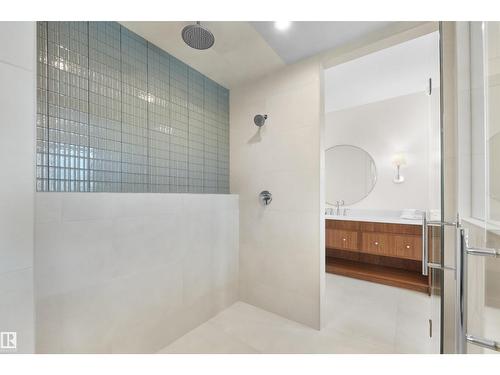 4183 Cameron Heights Pt Nw, Edmonton, AB - Indoor Photo Showing Bathroom