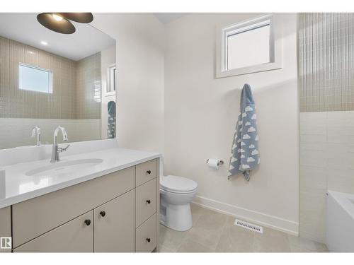 4183 Cameron Heights Pt Nw, Edmonton, AB - Indoor Photo Showing Bathroom