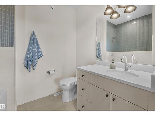 4183 Cameron Heights Pt Nw, Edmonton, AB - Indoor Photo Showing Bathroom