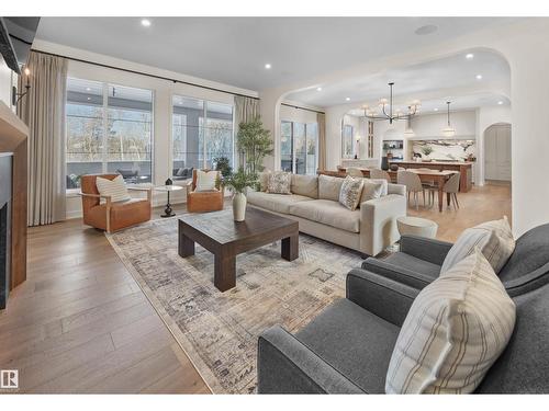 4183 Cameron Heights Pt Nw, Edmonton, AB - Indoor Photo Showing Living Room