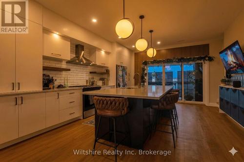 1105 - 361 Quarter Town Line, Tillsonburg, ON - Indoor Photo Showing Kitchen