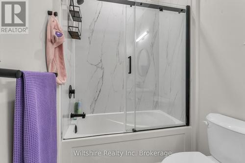 1105 - 361 Quarter Town Line, Tillsonburg, ON - Indoor Photo Showing Bathroom