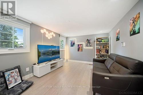 1114 Cedarcroft Crescent, Pickering, ON - Indoor Photo Showing Living Room