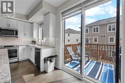 38 Hibiscus Lane, Hamilton, ON - Indoor Photo Showing Kitchen