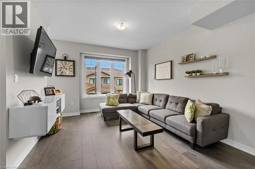 38 Hibiscus Lane, Hamilton, ON - Indoor Photo Showing Living Room