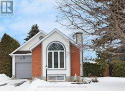 35 STEEPLE CHASE DRIVE  Ottawa, ON K2M 2J7
